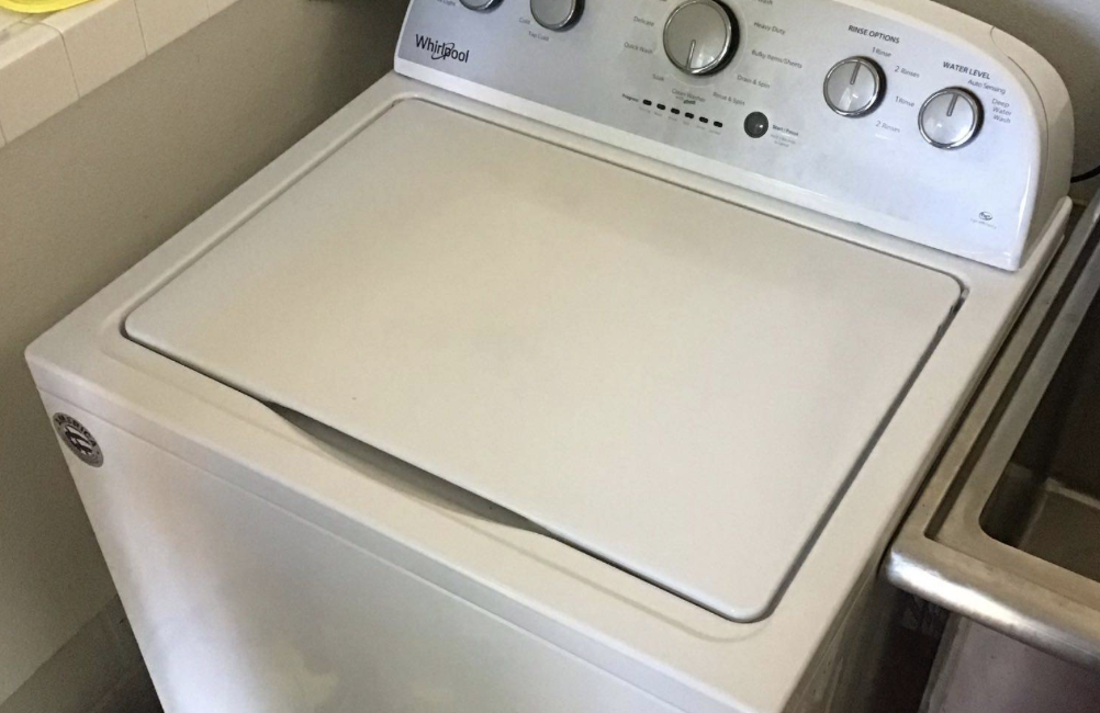 Electrolux Washing Machine Displays Error Code E20 — Possible Drain Pump or Filter Blockage PWS 20 07 26 1